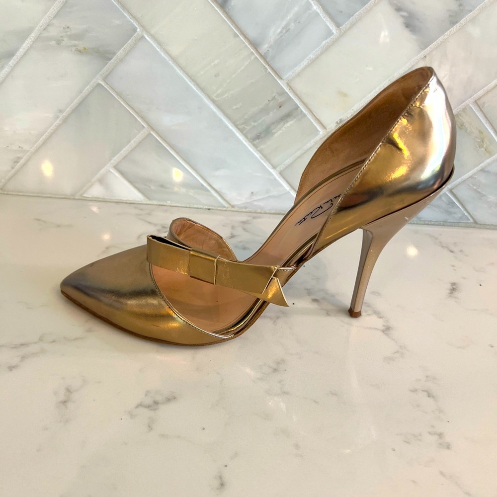 Oscar de la Renta
Fauna Copper Pumps 38.5 - Picture 3 of 6